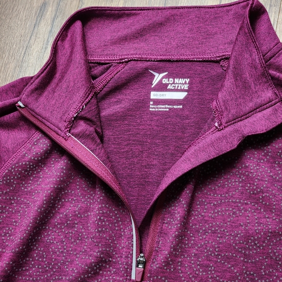 Women's Old Navy Active GoDry Long Sleeve Running Top w/ Thumb Holes Size Medium - Picture 3 of 13
